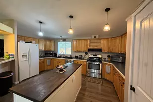 345 SW C St, Madras, OR 97741 - Photo 7