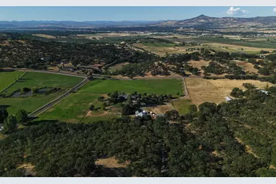 4359 Pioneer Road, Medford, OR 97501 - Photo 1