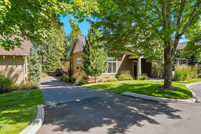 19358 SW Laurelhurst Way, Bend, OR 97702 - Photo 5