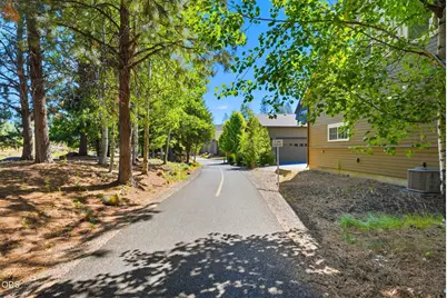 19358 SW Laurelhurst Way, Bend, OR 97702 - Photo 49