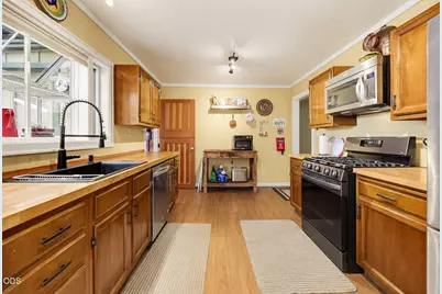 1836 Woodlawn Drive, Medford, OR 97504 - Photo 17