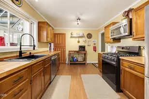 1836 Woodlawn Dr, Medford, OR 97504 - Photo 17