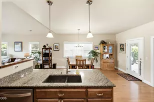 684 Golden Peak Dr, Central Point, OR 97502 - Photo 27