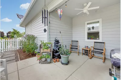 684 Golden Peak Drive, Central Point, OR 97502 - Photo 13