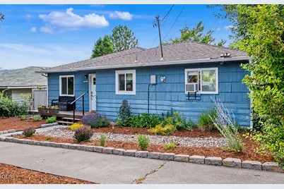 2110 Holabird Avenue, Klamath Falls, OR 97601 - Photo 3