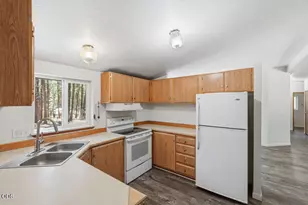 60115 Crater Rd, Bend, OR 97702 - Photo 11