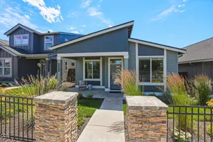 20855 SE Caldera Dr, Bend, OR 97702 - Photo 3
