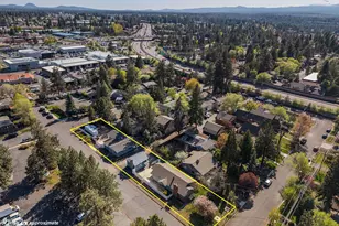 195 SE Roosevelt Ave, Bend, OR 97702 - Photo 3