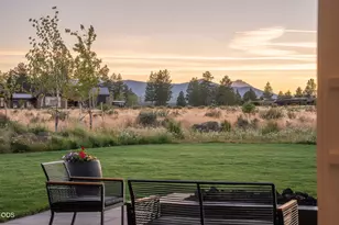 62313 McClain Dr, Bend, OR 97703 - Photo 17