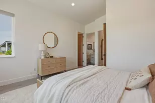 62313 McClain Dr, Bend, OR 97703 - Photo 63