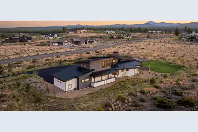 62313 McClain Drive, Bend, OR 97703 - Photo 3