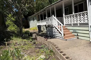 1055 N 5th St, Jacksonville, OR 97530 - Photo 9