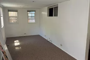 1055 N 5th St, Jacksonville, OR 97530 - Photo 3