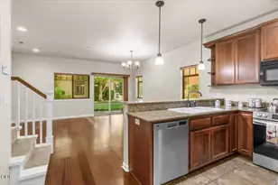 1111 SE Catherine Way, Grants Pass, OR 97526 - Photo 5