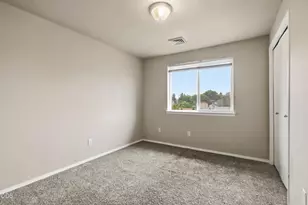 2213 SW 22nd St, Redmond, OR 97756 - Photo 21