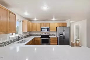 2213 SW 22nd St, Redmond, OR 97756 - Photo 13