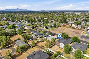 2213 SW 22nd St, Redmond, OR 97756 - Photo 41