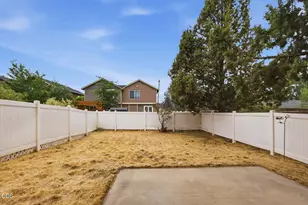 2213 SW 22nd St, Redmond, OR 97756 - Photo 29