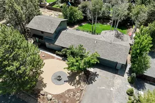 21035 Clairaway Ave, Bend, OR 97702 - Photo 3