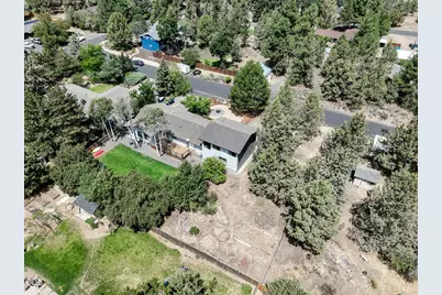 21035 Clairaway Avenue, Bend, OR 97702 - Photo 9