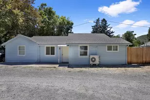 8278 Rogue River Hwy, Grants Pass, OR 97527 - Photo 9