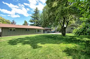 2162 Happy Valley Dr, Medford, OR 97501 - Photo 3