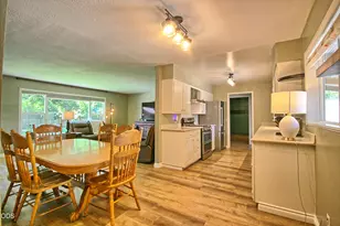 2162 Happy Valley Dr, Medford, OR 97501 - Photo 9