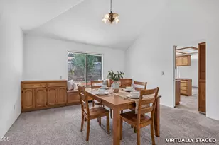 1408 NE Heritage Dr, Grants Pass, OR 97526 - Photo 13