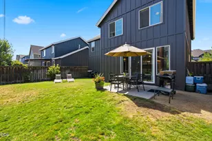 2858 NE Forum Dr, Bend, OR 97701 - Photo 21