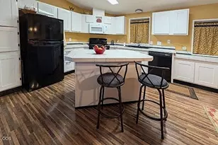 61042 Tuscany Dr, Bend, OR 97702 - Photo 9