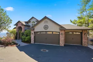 1019 NW Hale Ct, Bend, OR 97703 - Photo 5