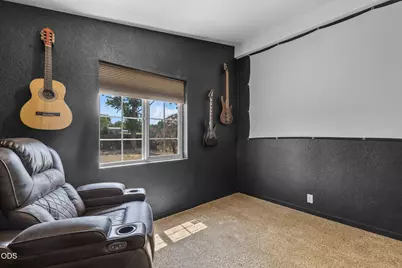 97 SE J Street, Madras, OR 97741 - Photo 17