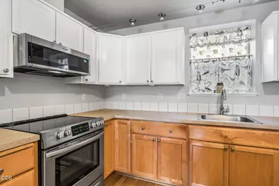 1527 NW Juniper Street #APT 2, Bend, OR 97703 - Photo 9