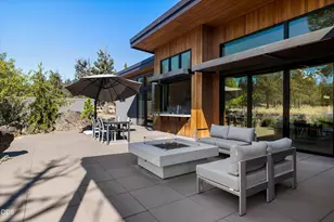 1489 NW Puccoon Ct, Bend, OR 97703 - Photo 45
