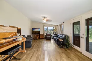 14525 Natoma Ave, White City, OR 97503 - Photo 5