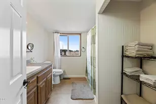 14525 Natoma Ave, White City, OR 97503 - Photo 7