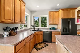 40 Ashland Acres Rd, Ashland, OR 97520 - Photo 11