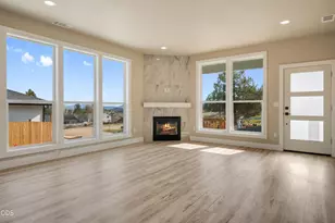 1178 W Ridge Dr, Klamath Falls, OR 97601 - Photo 3