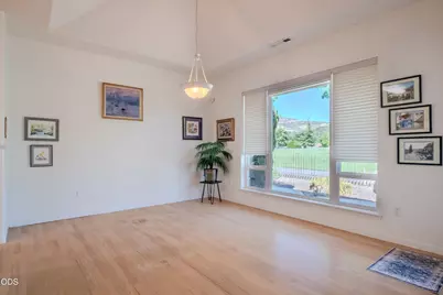 401 Golf View Drive, Medford, OR 97504 - Photo 9