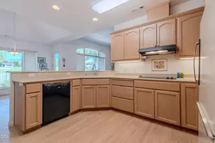401 Golf View Dr, Medford, OR 97504 - Photo 11