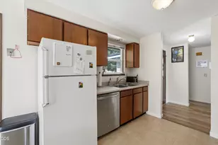 1242 SE 8th St, Prineville, OR 97754 - Photo 5