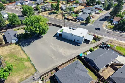 2937 Merriman Road, Medford, OR 97501 - Photo 13