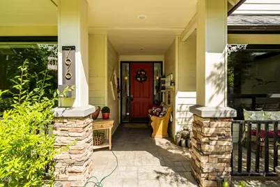 796 SE Briarwood Court, Bend, OR 97702 - Photo 3