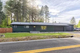 388 Genverna Glen, Grants Pass, OR 97527 - Photo 3