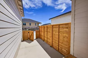 3932 SW 39th St, Redmond, OR 97756 - Photo 9