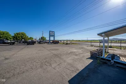 5759 Crater Lake Highway, Central Point, OR 97502 - Photo 35