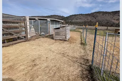 29277 Highway 97 N, Chiloquin, OR 97624 - Photo 25