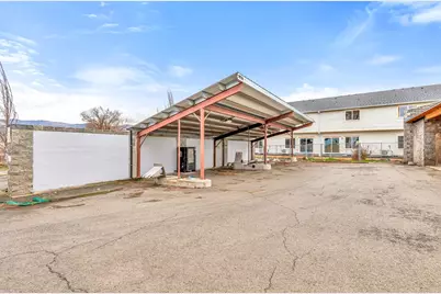 214 N Pacific Highway, Talent, OR 97540 - Photo 11