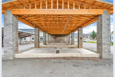 214 N Pacific Highway, Talent, OR 97540 - Photo 9