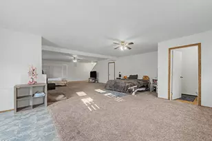 2348 James Martin Ct, Klamath Falls, OR 97601 - Photo 17